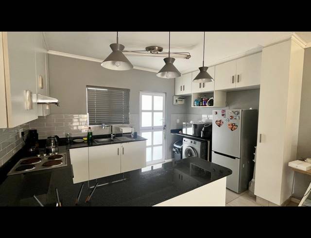 2 BEDROOM APARTMENT FOR SALE IN MANOR ESTATES